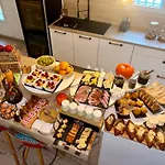 Victoria - D'hotes Avec Table D'hotes-parking Prive Ferme Bed & Breakfast 4*